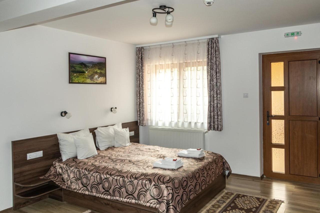Casa Tofi Vendeghaz Aparthotel Praid Luaran gambar