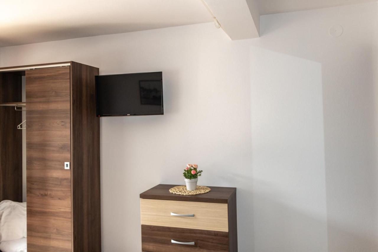 Casa Tofi Vendeghaz Aparthotel Praid Luaran gambar